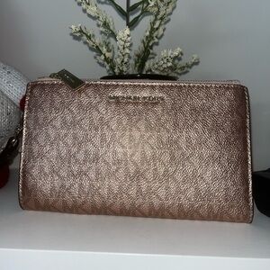 Michael Kors RoseGold Phone/Wallet Wristlet